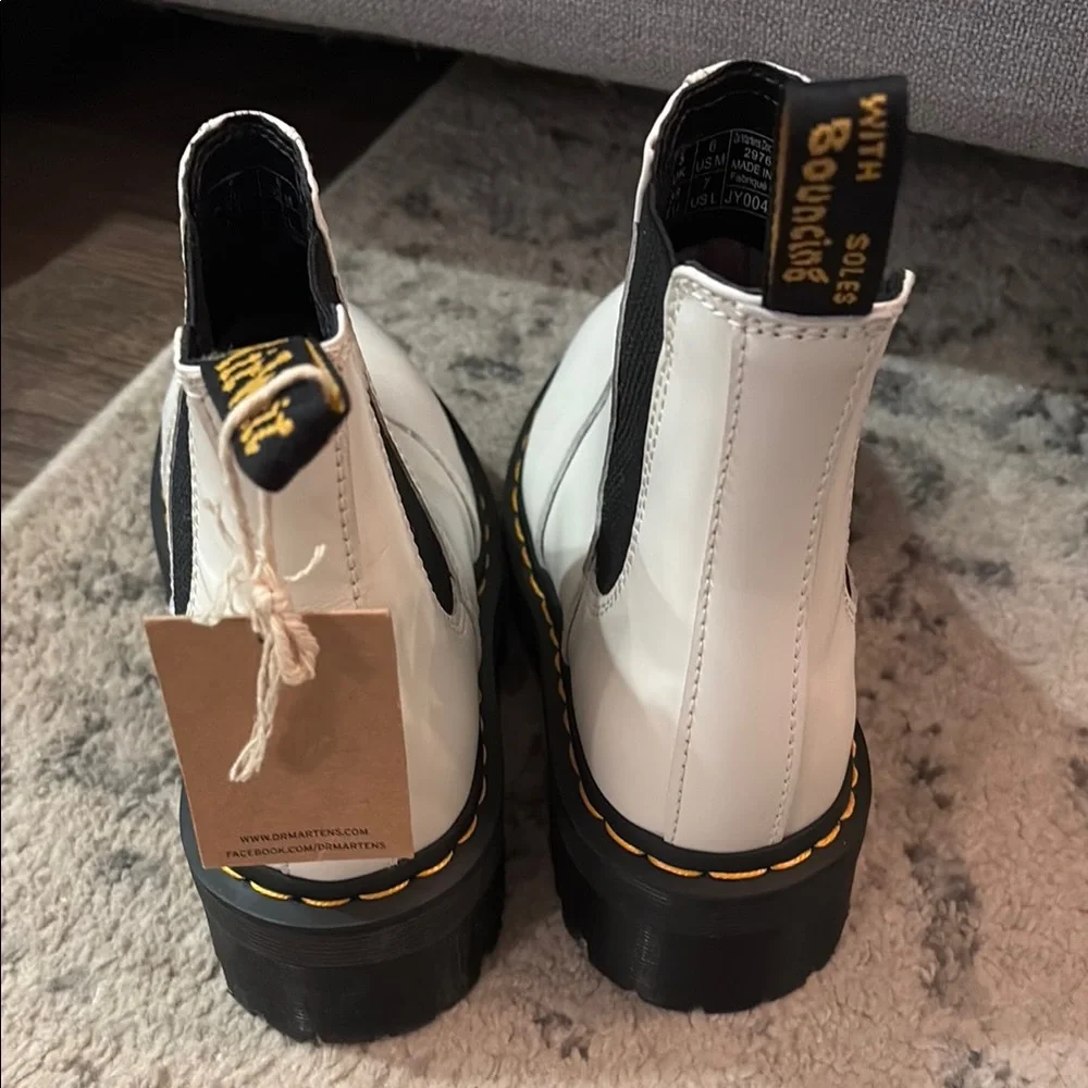 Dr. Martens White Chelsea Boots size 7 new! - Picture 3 of 5